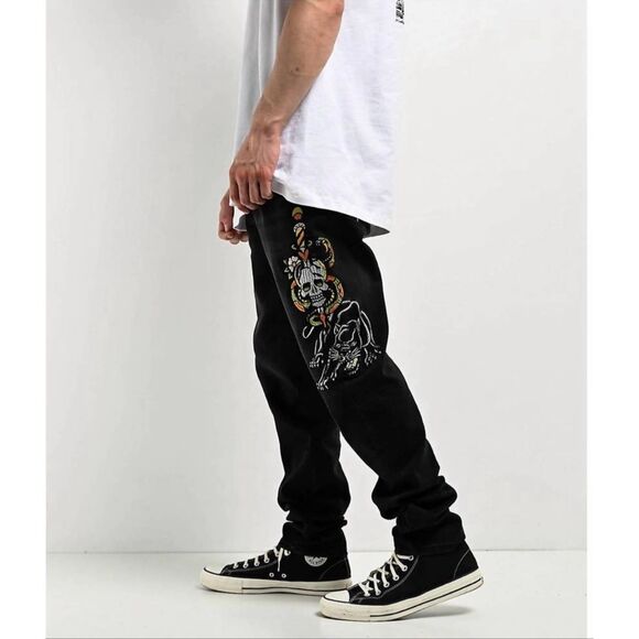 Ed Hardy Men's Slim Tapered Jeans Black Skull Dagger Embroidered Size 38 - Picture 2 of 12